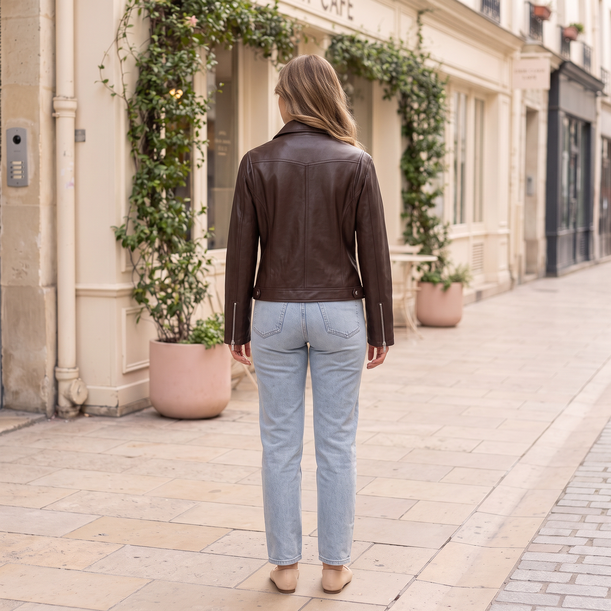 SU00347738 — Brown — Windsor Blume model